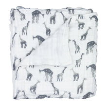 Load image into Gallery viewer, baby muslin grey giraff animal quilt blanket girls babies cotton quikt quilf boys cute
